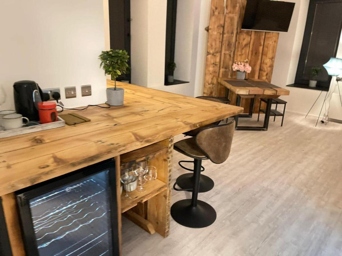 Cardiff Arms Bistro & Hotel Treorky Bagian luar foto