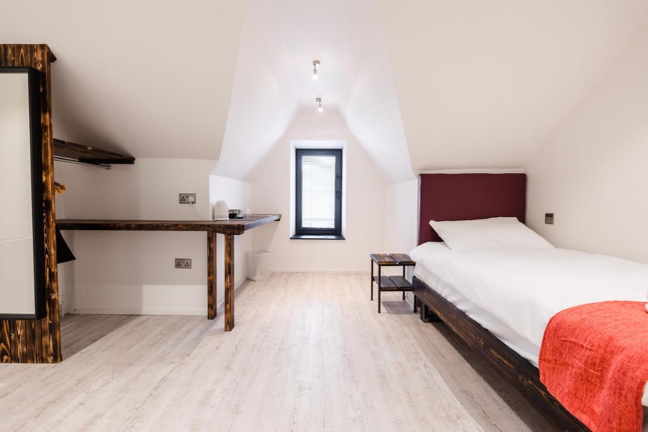 Cardiff Arms Bistro & Hotel Treorky Bagian luar foto