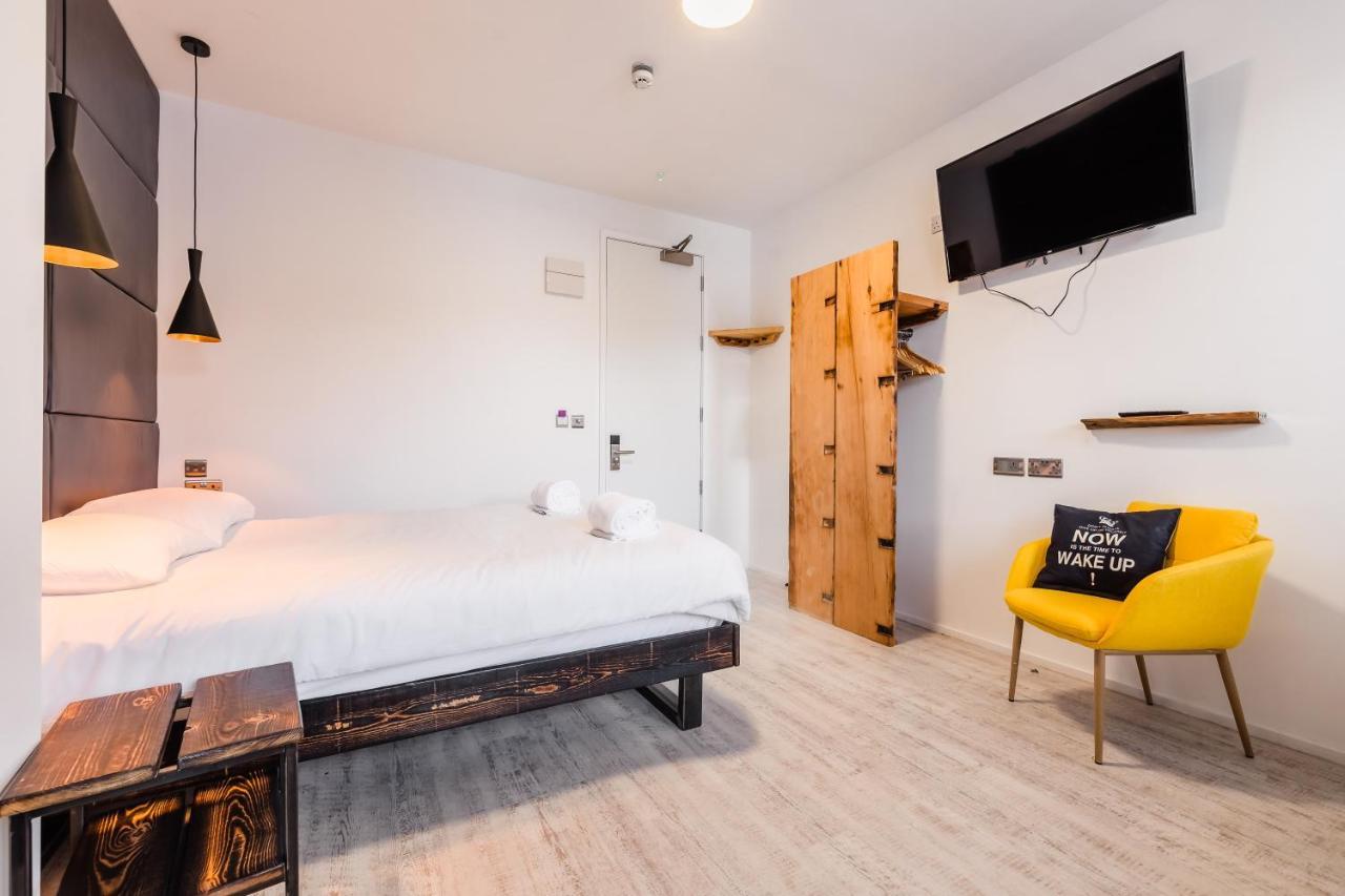 Cardiff Arms Bistro & Hotel Treorky Bagian luar foto