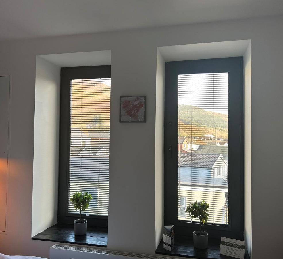 Cardiff Arms Bistro & Hotel Treorky Bagian luar foto