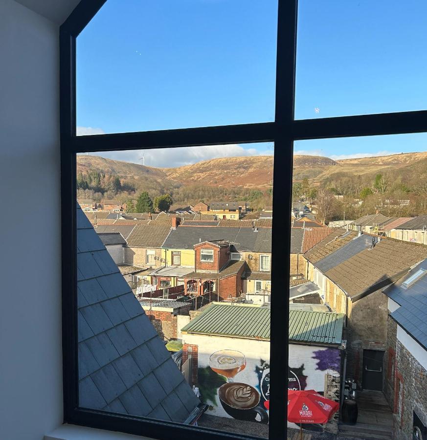 Cardiff Arms Bistro & Hotel Treorky Bagian luar foto