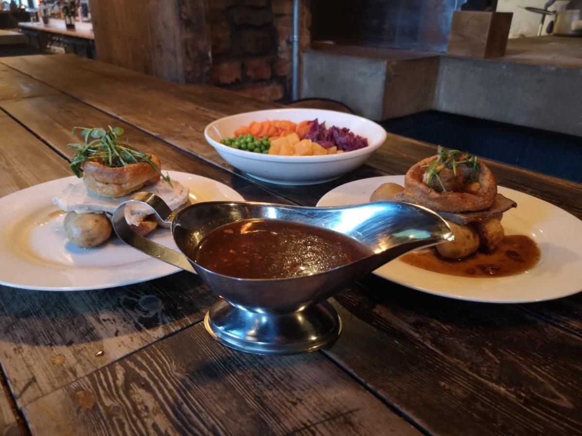 Cardiff Arms Bistro & Hotel Treorky Bagian luar foto