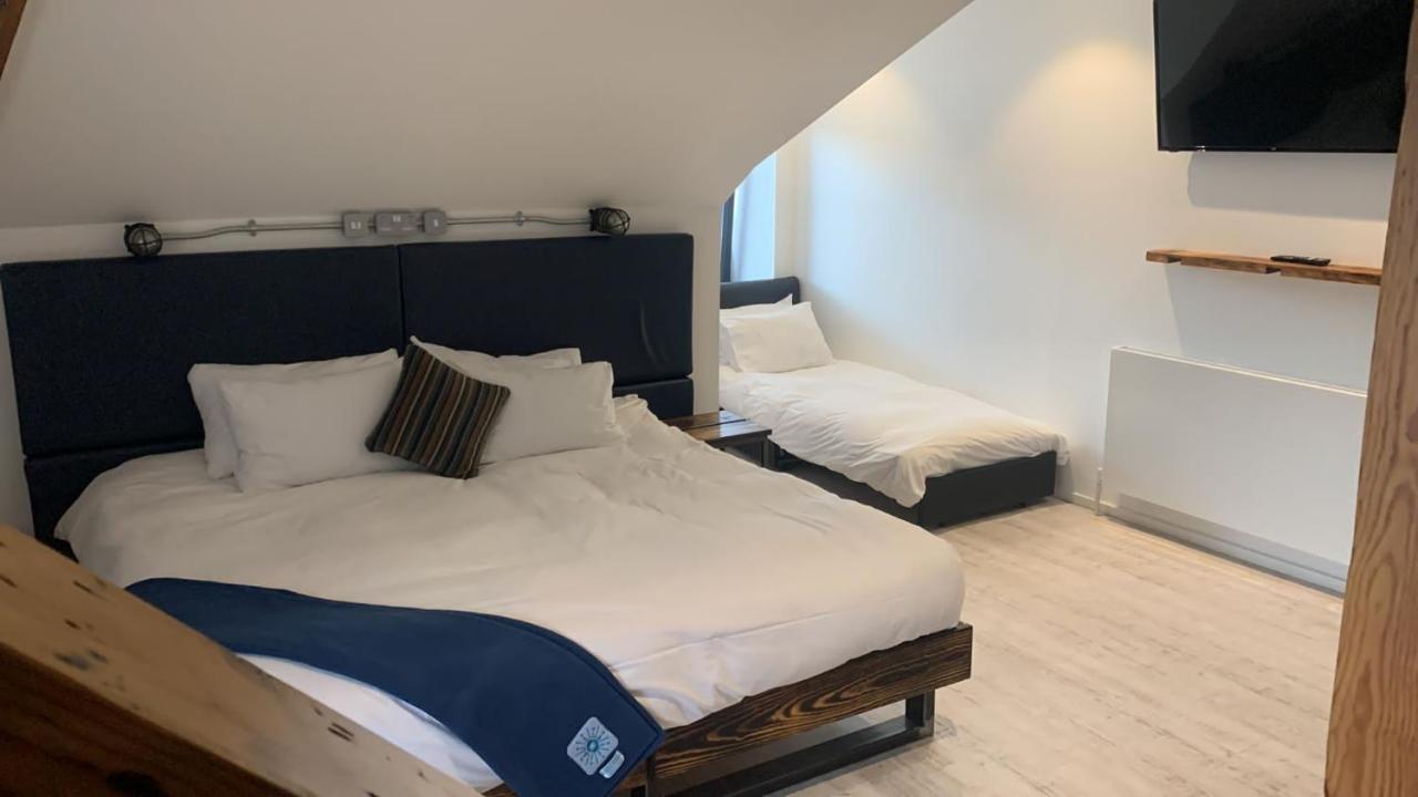 Cardiff Arms Bistro & Hotel Treorky Bagian luar foto