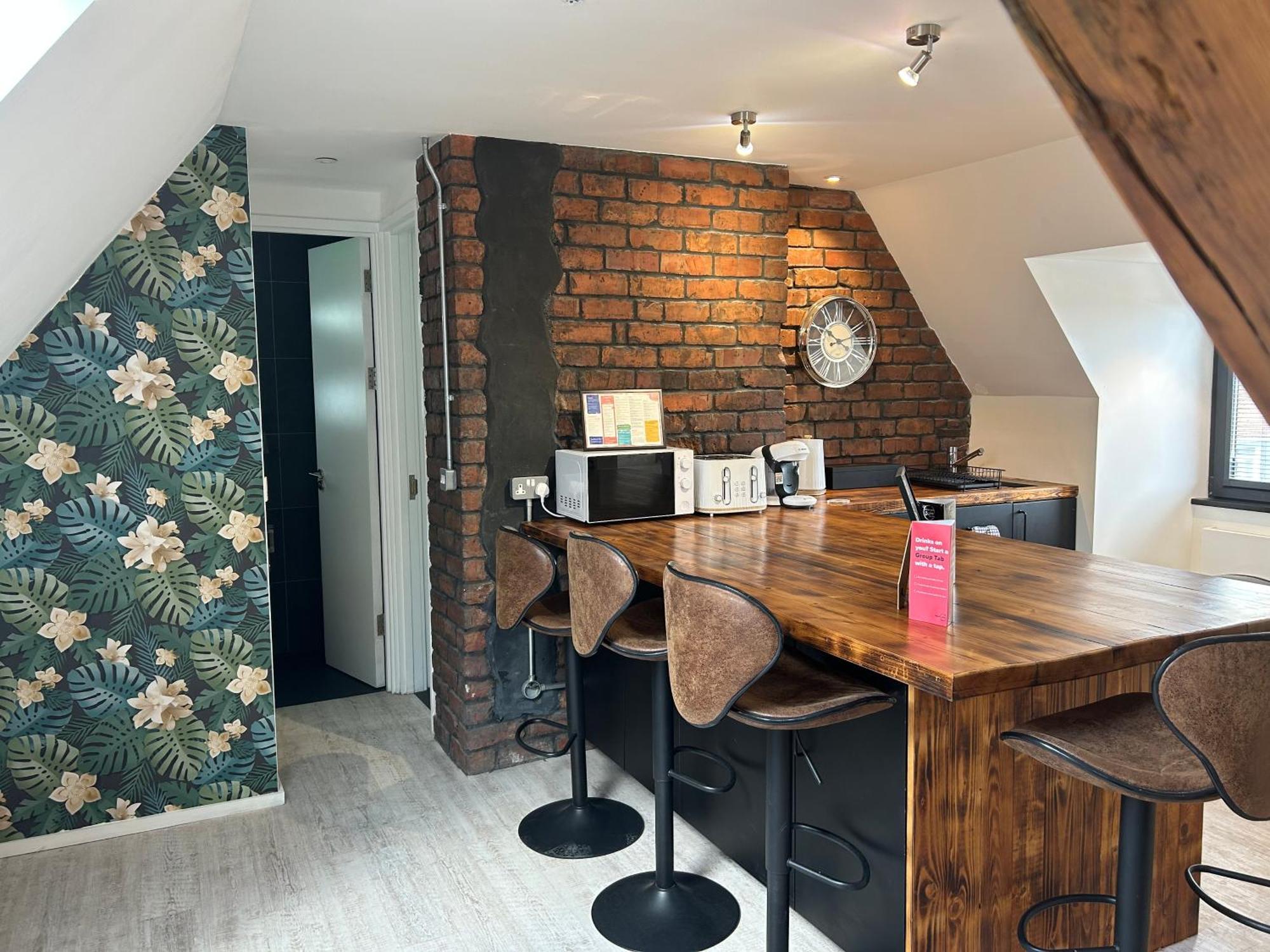 Cardiff Arms Bistro & Hotel Treorky Bagian luar foto